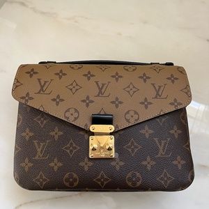 Louis Vuitton Pochette Metis